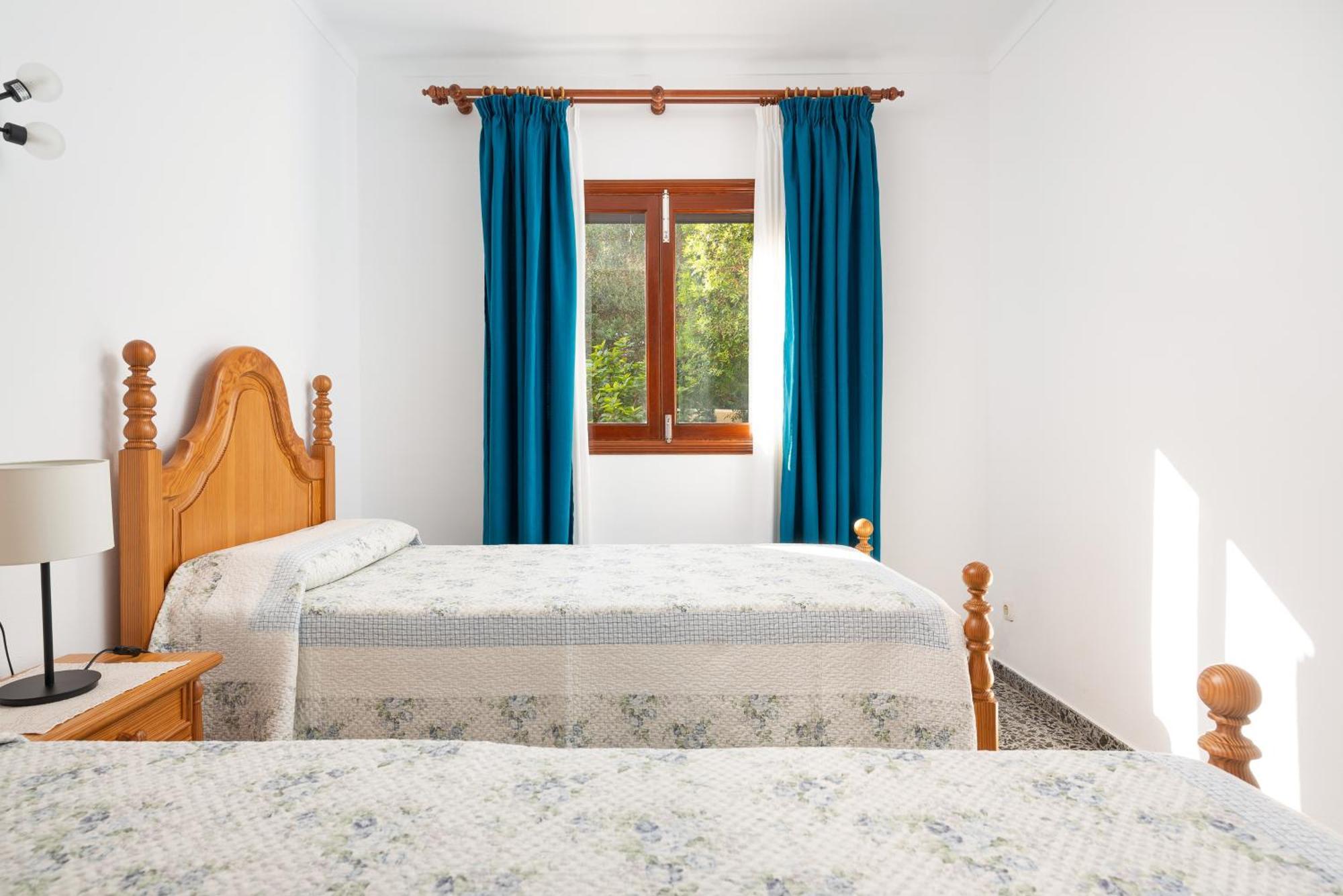 Amplia En Mallorca Con Jardin, 4 Y Zona Bbq Cerca Del Mar En Portocolom Villa